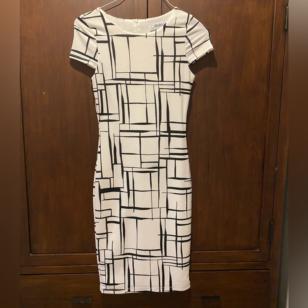 Lulus white dress worn once (dry cleaned)